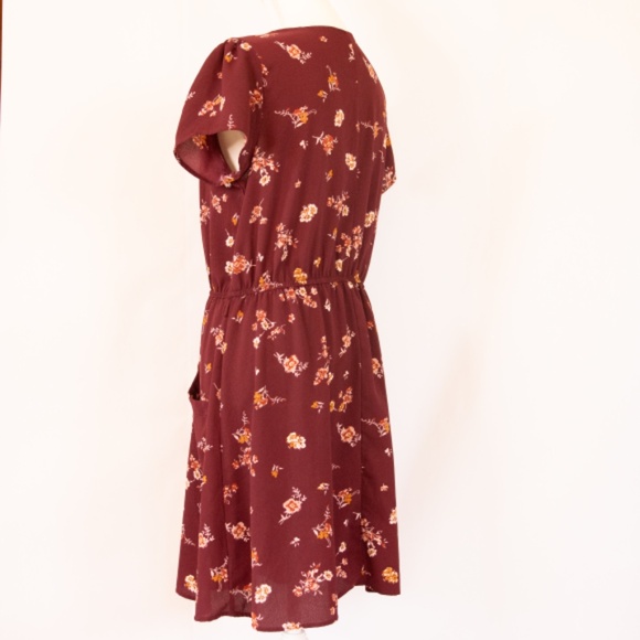 Women’s Burgundy Floral Print Xhilaration Dress. - Picture 5 of 11